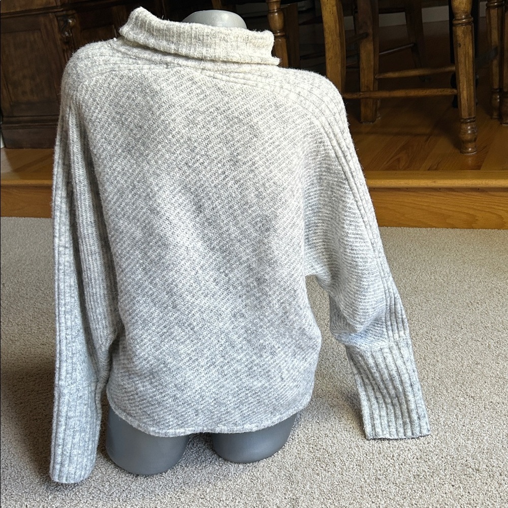 Max studio gray turtleneck sweater - Picture 3 of 5